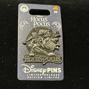 Disney pins Hocus Pocus Limited Edition Release